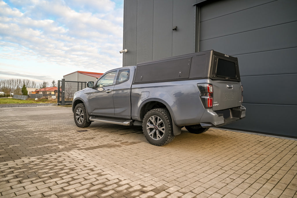 Alu-Cab Hardtop Explorer Isuzu D-Max 2021+ Space-Cab schwarz/ glatt