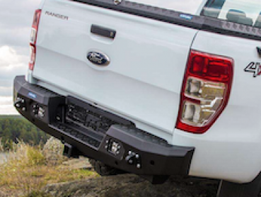 Rival Heckstossstange für Nissan Navara 2,5D; 2,3D, 2015-, schwarz , mit Rückfahrscheinwerfer