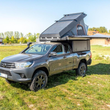 ALU-CAB CANOPY CAMPER TOYOTA HILUX REVO X/CAB AB 2016+ IN SCHWARZ