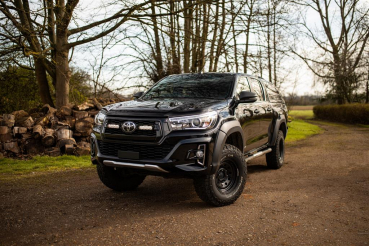 LAZER Lamps KÜHLERGRILL-KIT TOYOTA HILUX INVINCIBLE X (2018+) INKL. 2X ST4 EVOLUTION