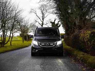 LAZER LAMPS KÜHLERGRILL-KIT MERCEDES VITO (2014+) INKL. 2X TRIPLE-R 750 STANDARD
